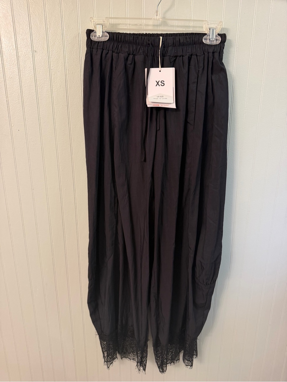 Elastic Waist Black Maxi Skirt with Lace Trim - XS